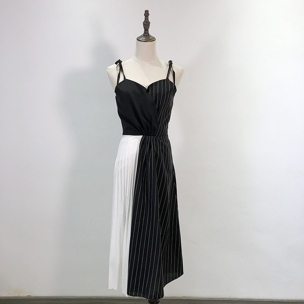 Rochie lungă în dungi cu bretele subțiri