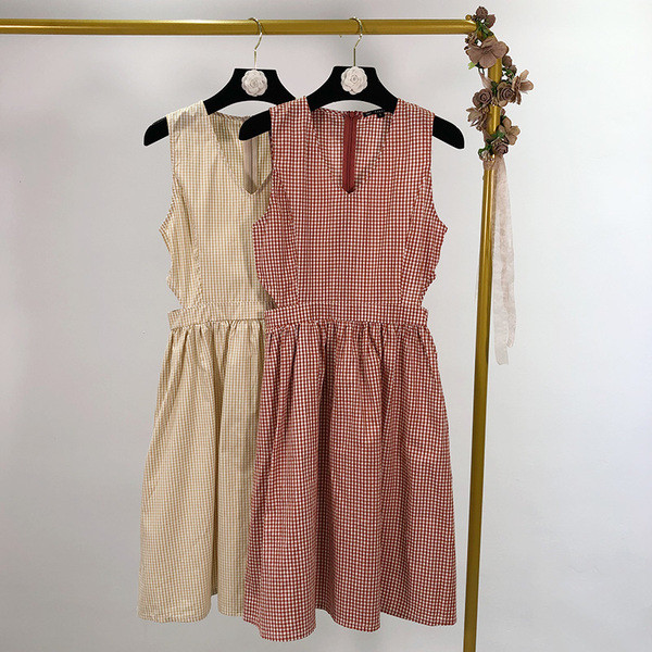 Rochie casual de dama in carouri cu bretele late