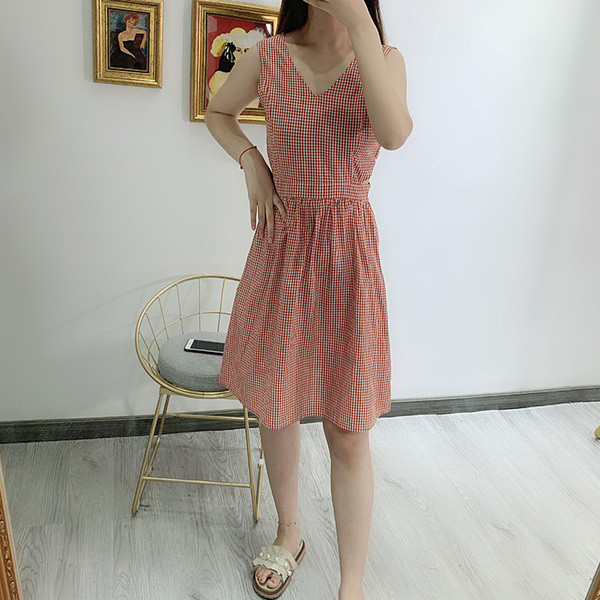 Rochie casual de dama in carouri cu bretele late