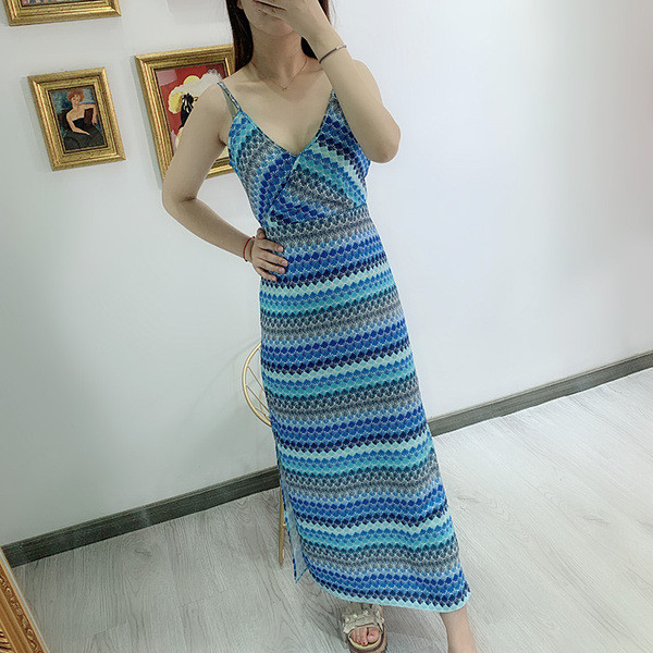 Rochie lunga de dama in dungi cu bretele subtiri