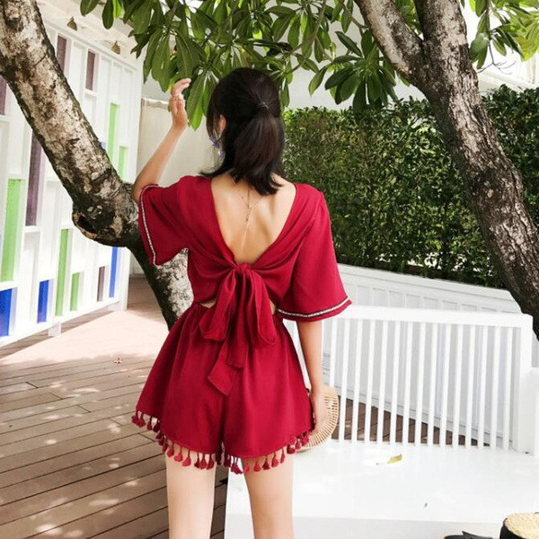 Salopetă scurtă casual de damă în negru și roșu