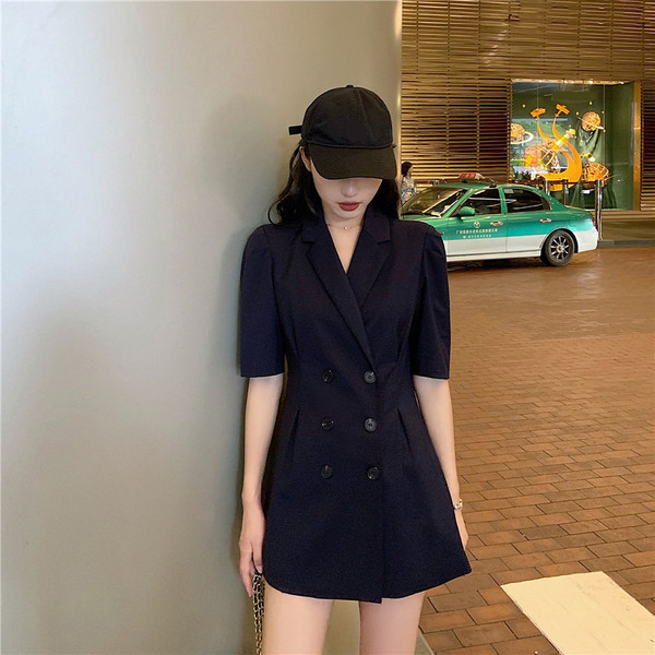 Rochie actuală de damă în maro și negru cu decolteu în V