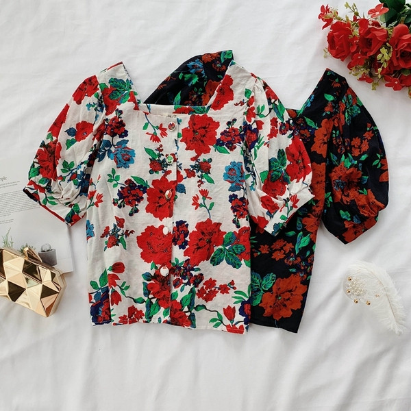 Bluza de dama cu model floral si decolteu patrat in doua culori