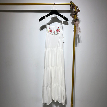 Rochie lunga alba cu bretele subtiri si broderie