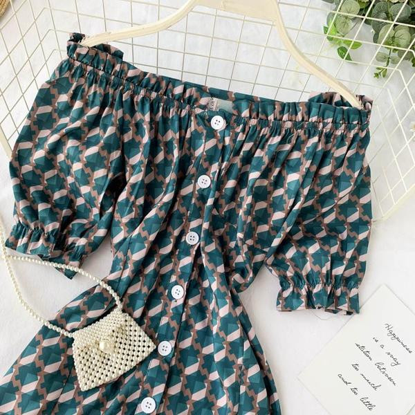 Rochie de dama cu umerii goi si nasturi