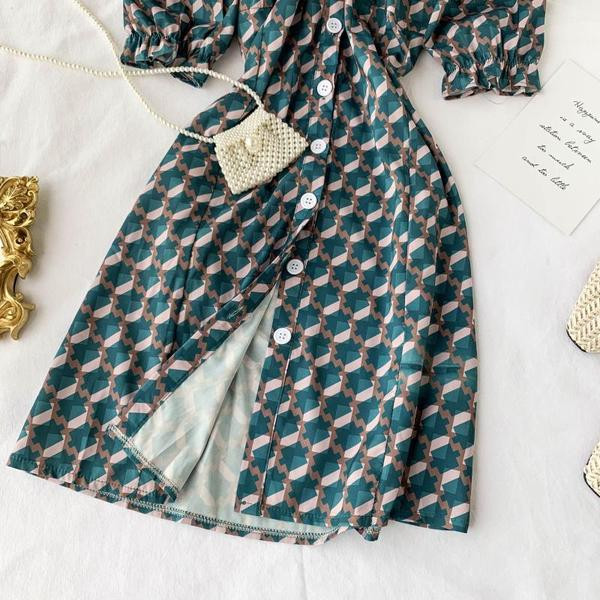 Rochie de dama cu umerii goi si nasturi