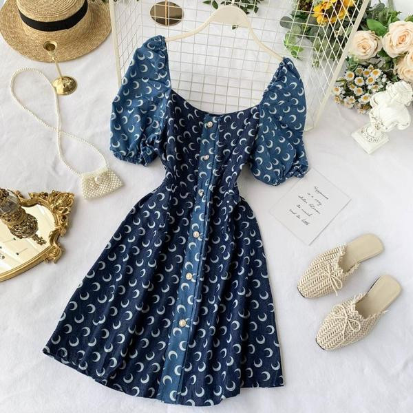 Rochie de dama cu nasturi si maneci scurte