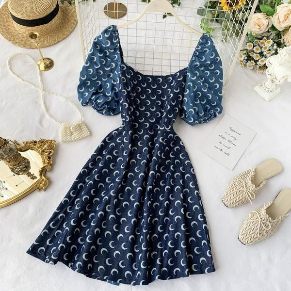 Rochie de dama cu nasturi si maneci scurte