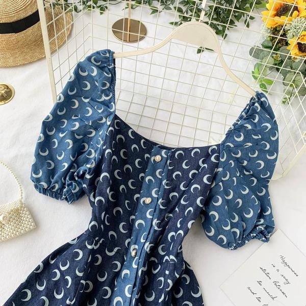 Rochie de dama cu nasturi si maneci scurte