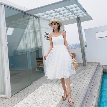 Rochie elegantă de damă cu spatele gol și dantelă în alb