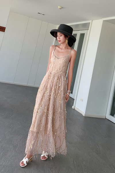Rochie lunga de dama eleganta cu paiete si spate gol de culoare deschisa