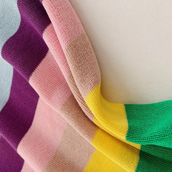 Maieu de damă colorat cu bretele subțiri