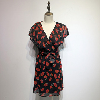 Rochie scurta din tul cu decolteu in V si dantela