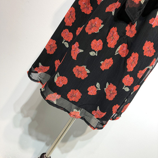 Rochie scurta din tul cu decolteu in V si dantela