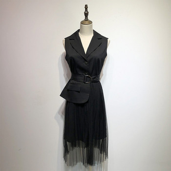 Rochie modernă cu guler clasic și tul negru