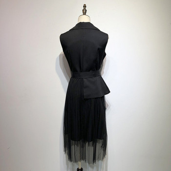 Rochie modernă cu guler clasic și tul negru