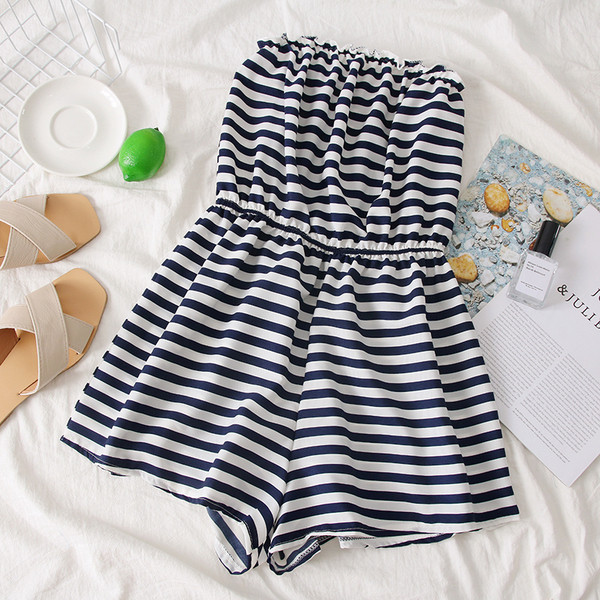 Salopetă elegantă de damă în dungi, cu umerii goi