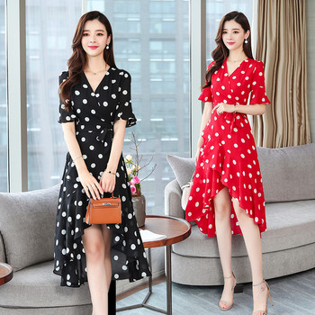 Rochie actuală de damă cu buline în roșu și negru