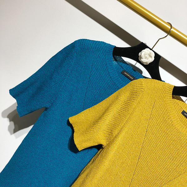 Rochie casual confectionata din tricotat subtire cu maneci scurte in doua culori