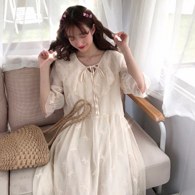 Rochie lungă de damă modernă de culoare albă