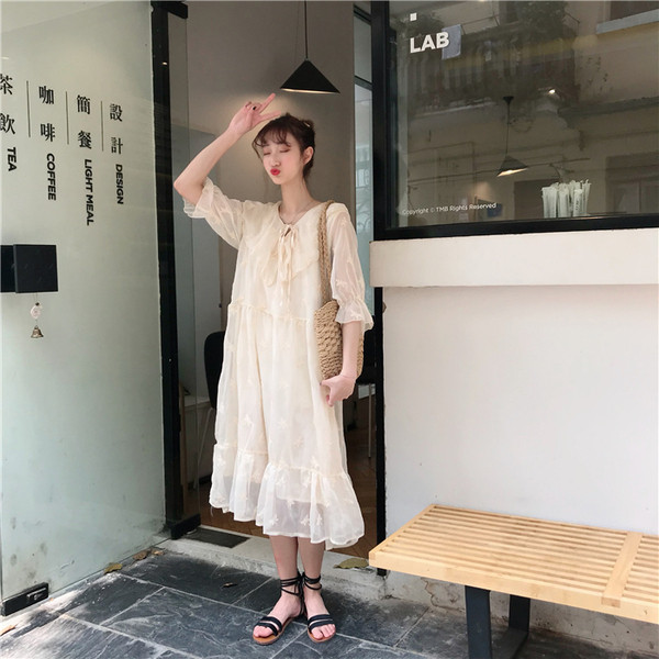 Rochie lungă de damă modernă de culoare albă