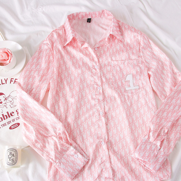 Cămașă de damă modernă cu mâneci lungi și nasturi în culoarea roz