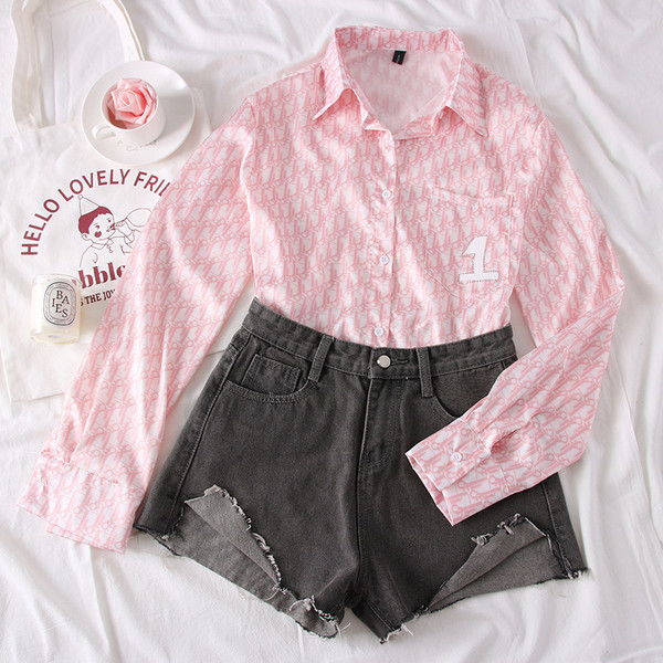 Cămașă de damă modernă cu mâneci lungi și nasturi în culoarea roz