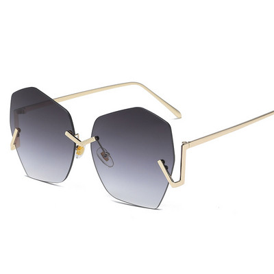 Ochelari de soare moderni pentru femei în șapte culori