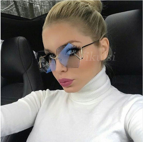 Ochelari de soare moderni pentru femei în șapte culori