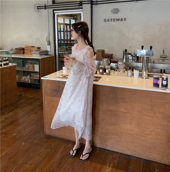 Rochie moderna de dama in alb cu motiv floral