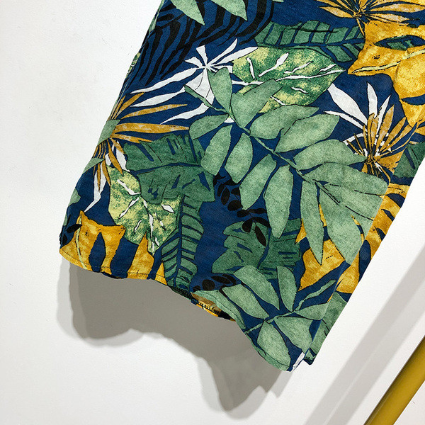 Rochie scurta cu decolteu patrat si bretele scurte