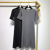 Rochie lunga cu decolteu oval si maneci scurte in negru si gri