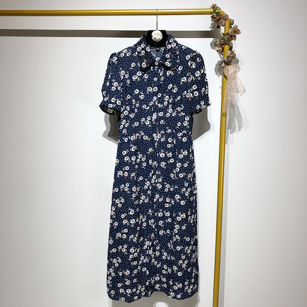 Rochie larga de dama in albastru cu model floral