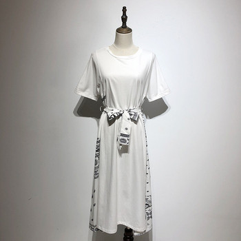 Rochie albă de damă cu decolteu oval și mâneci scurte