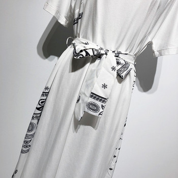 Rochie albă de damă cu decolteu oval și mâneci scurte