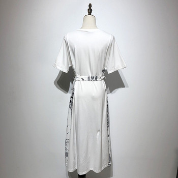 Rochie albă de damă cu decolteu oval și mâneci scurte