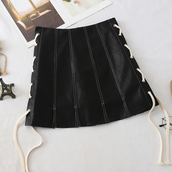 Fusta de dama moderna cu cravate in negru