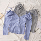 Cămașă modernă de damă în dungi cu decolteu în V în albastru și negru