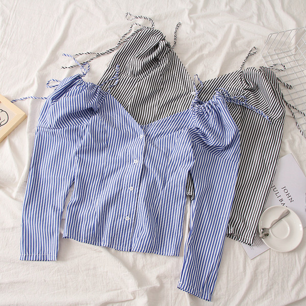 Cămașă modernă de damă în dungi cu decolteu în V în albastru și negru