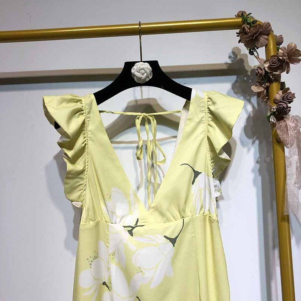 Rochie lungă cu mâneci lotus scurte și spate gol