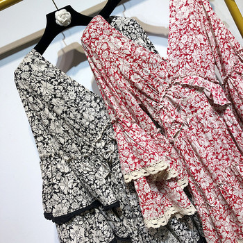 Rochie cu decolteu în V adânc și mâneci lungi lotus