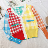 Cardigan colorat de damă cu decolteu în V și nasturi