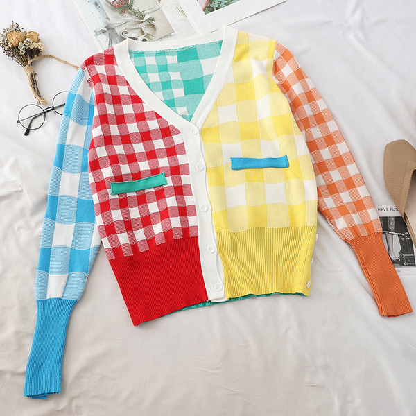 Cardigan colorat de damă cu decolteu în V și nasturi