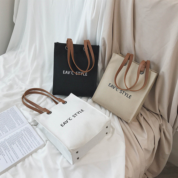 Geanta de dama cu inscriptie in trei culori