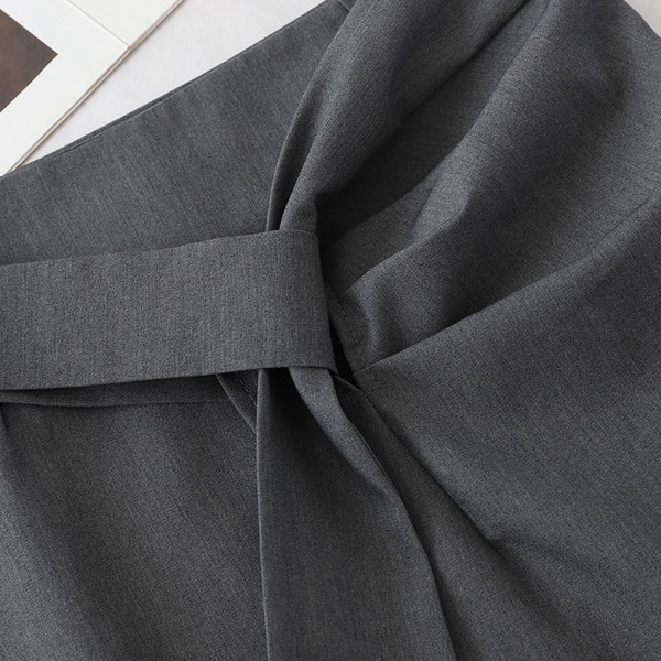 Fusta scurta de dama in negru si gri