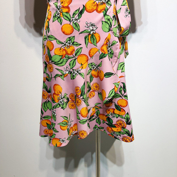 Rochie roz cu maneci scurte si cravate in talie cu model