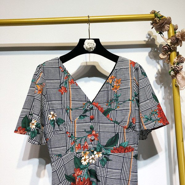 Rochie de dama in carouri cu maneci scurte