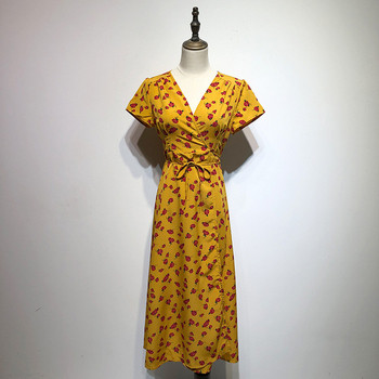 Rochie cu decolteu in V si maneci scurte