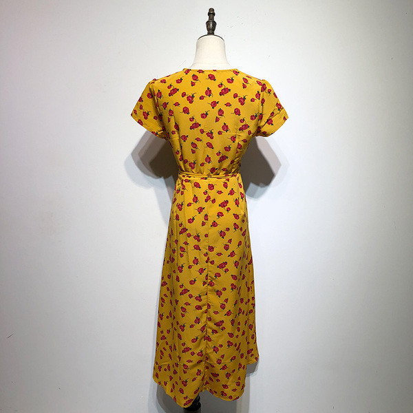 Rochie cu decolteu in V si maneci scurte