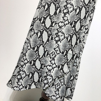 Rochie cu decolteu în V adânc și mâneci scurte cu model animal